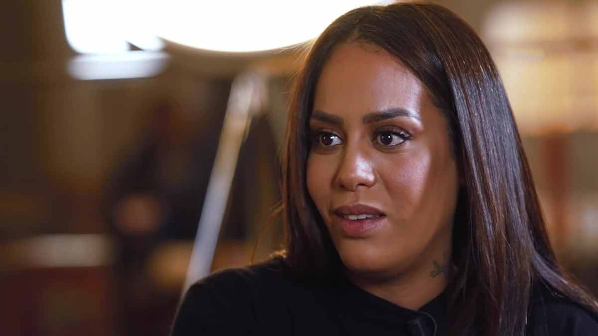 The Voice « Elle ne fait que des bourdes » « pourquoi tant de haine contre elle », les remarques d’Amel Bent sur les candidats divisent les internautes